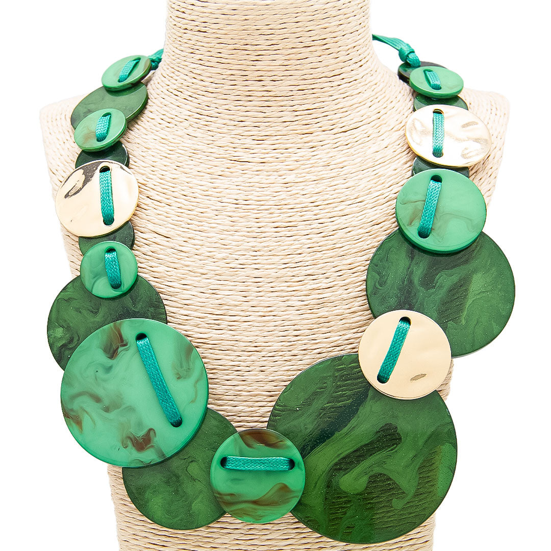 Collar de discos de colores y patrones variados - Verde