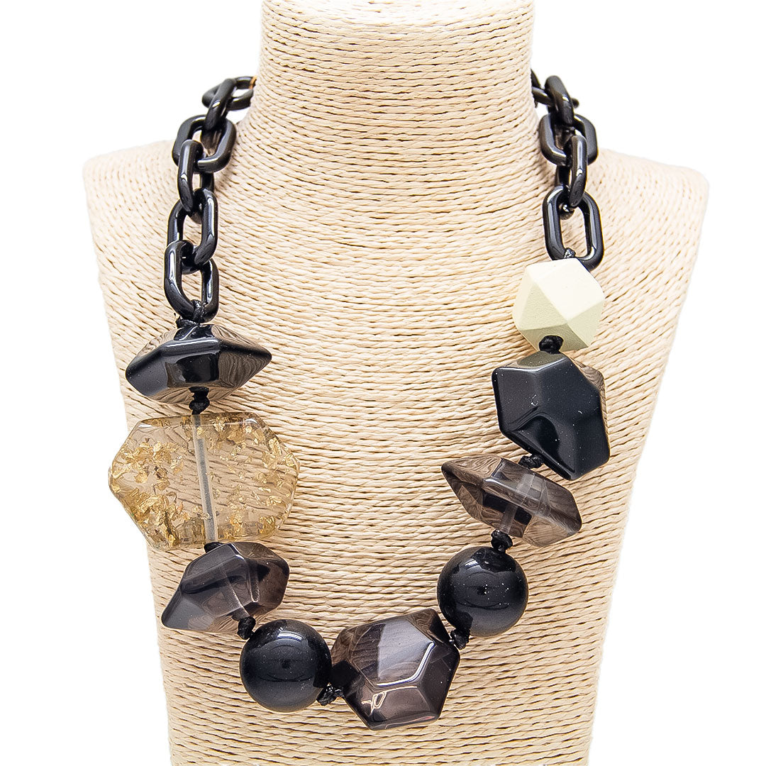 Collar de resina con cadena gruesa y cuentas - Negro