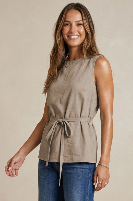 Blusa Fluida con Cinto Ajustable