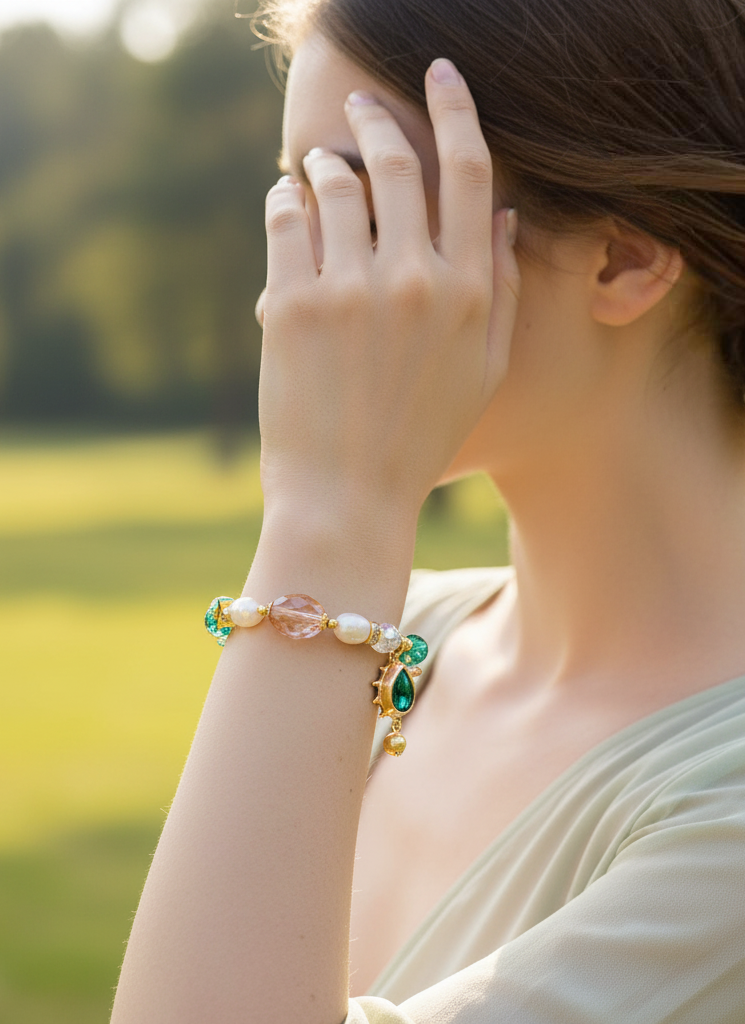 Pulsera de cristal facetado con dije de gota - Verde