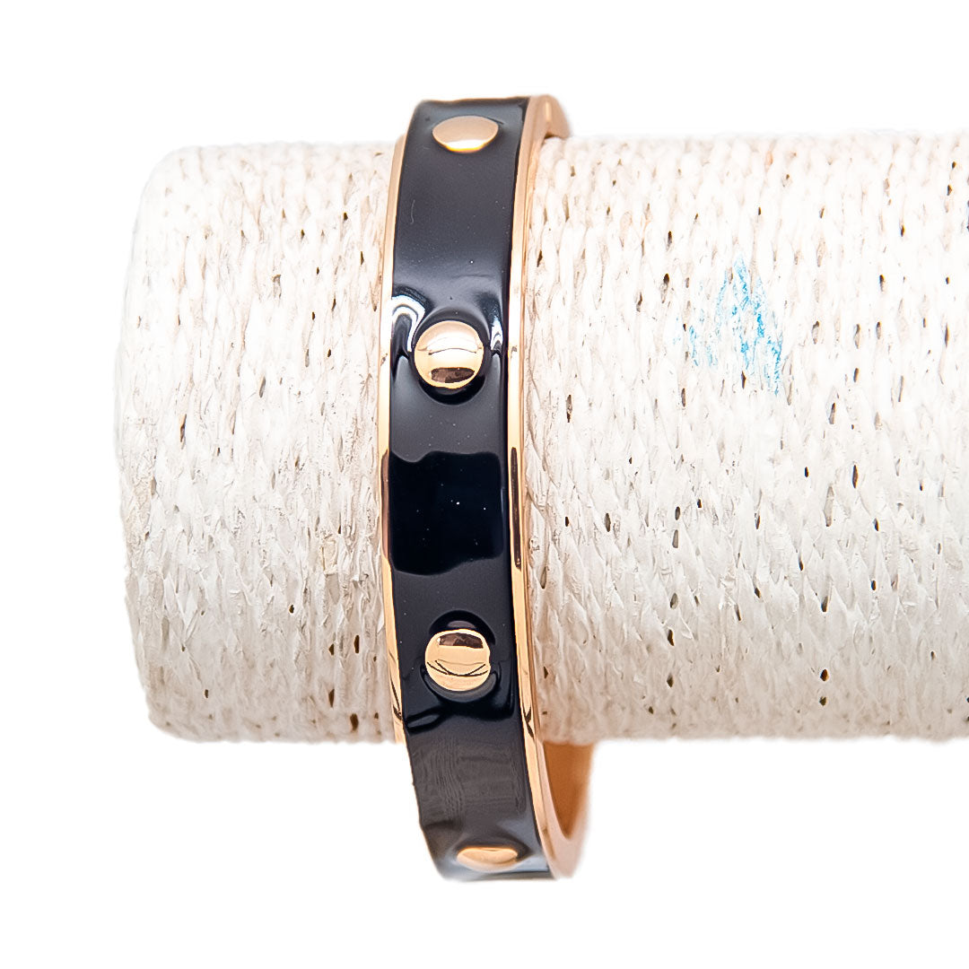 Brazalete rígida de oro rosa con diseño texturizado y tachuelas - Negro