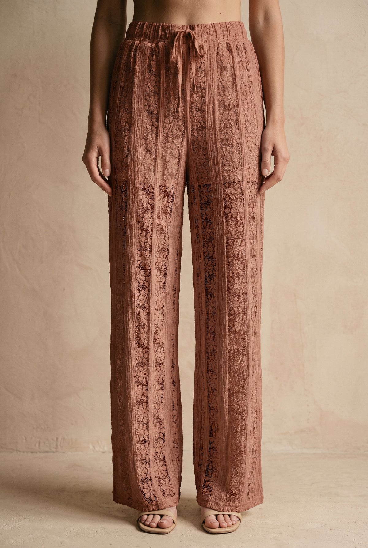 Pantalón de Encaje Floral Taupe