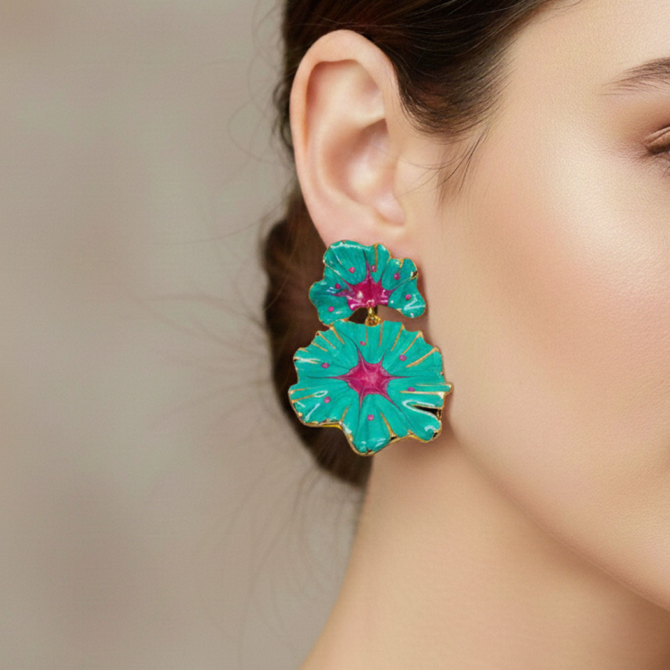 Aretes Pétalos de Jade y Fucsia