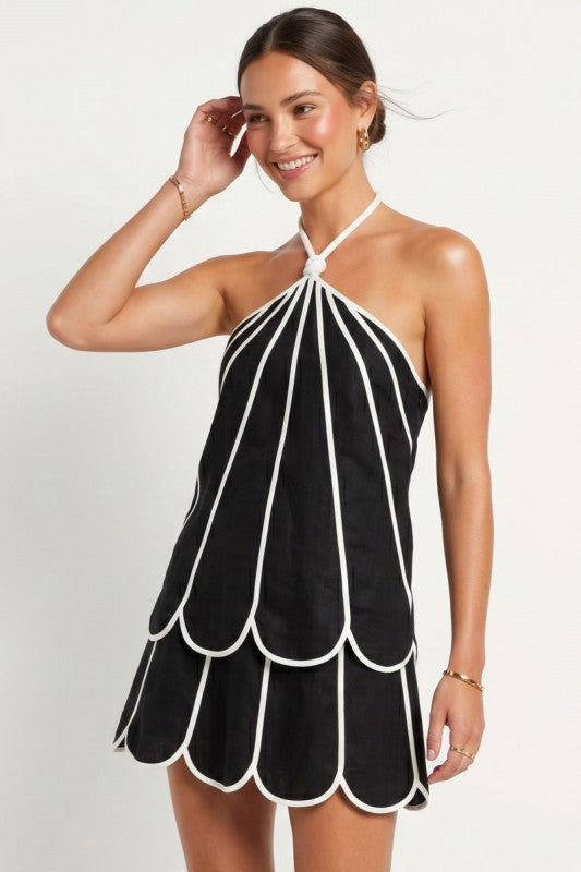 Blusa Estilo Concha con Cuello Halter y Capas